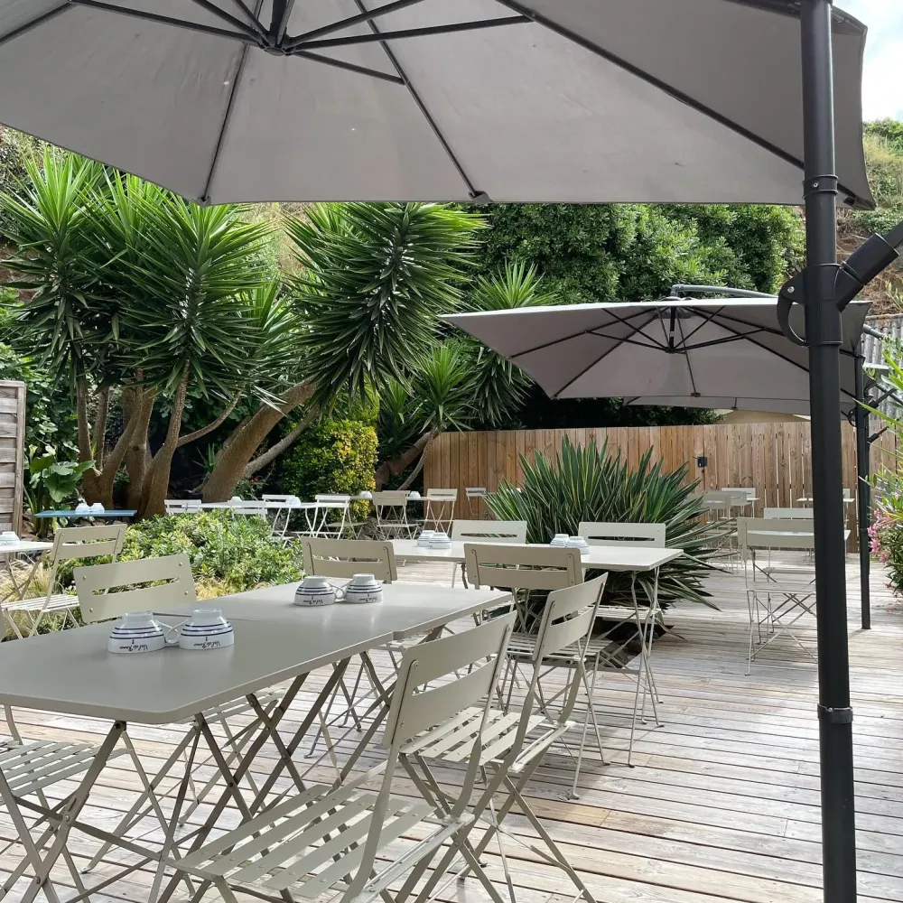 Repas de groupe près de Miniac-Morvan